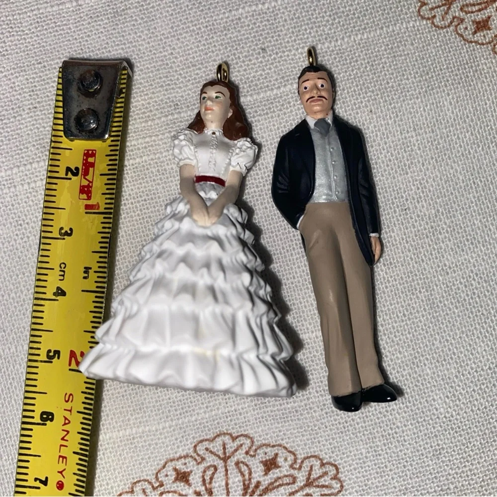Gone with the Wind Scarlet O'Hara Rhett Butler‎ Figurine Ornament Set Of 2